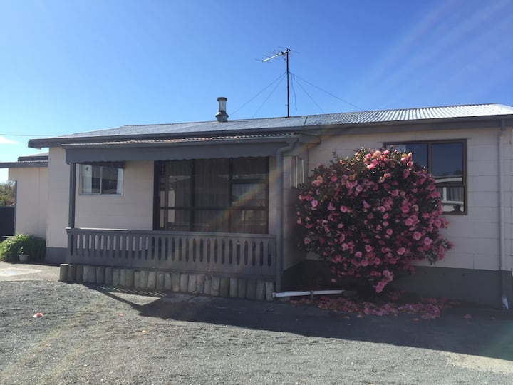 42. Simons Street Getaway - Free Wifi - Twizel