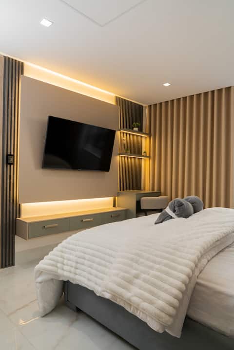 Luxury Suite | Pool, Gym, Movie Theater and Parking