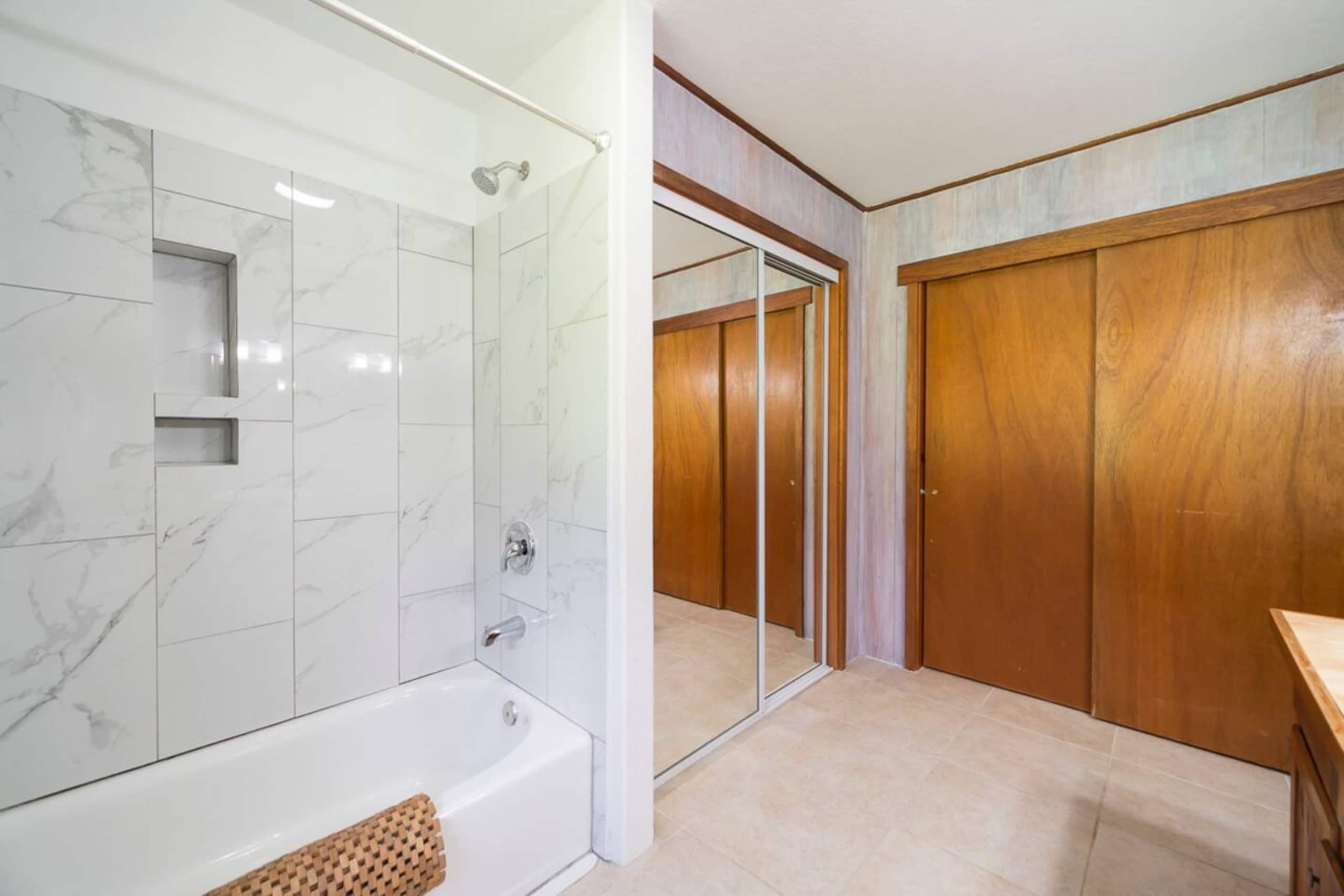 Home in Keaau · ★4.63 · 3 bedrooms · 3 beds · 2 private baths - Image 8