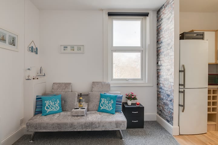 Dockyard Hideaway – 5mins To Pier, Near Gunwharf! - Portsmouth