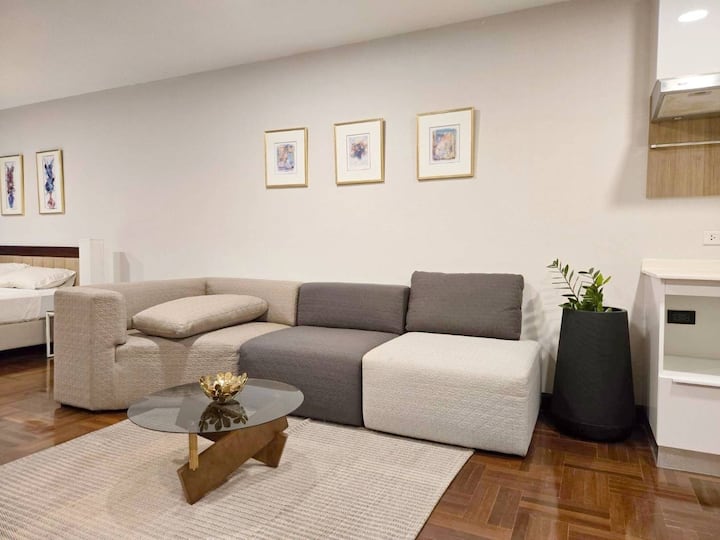 Spacious Rama 3 Condo | Pool, Gym, Near Sathorn - Bangkok