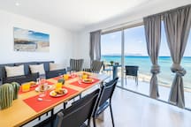 Can picafort 2 Frontline to the beach