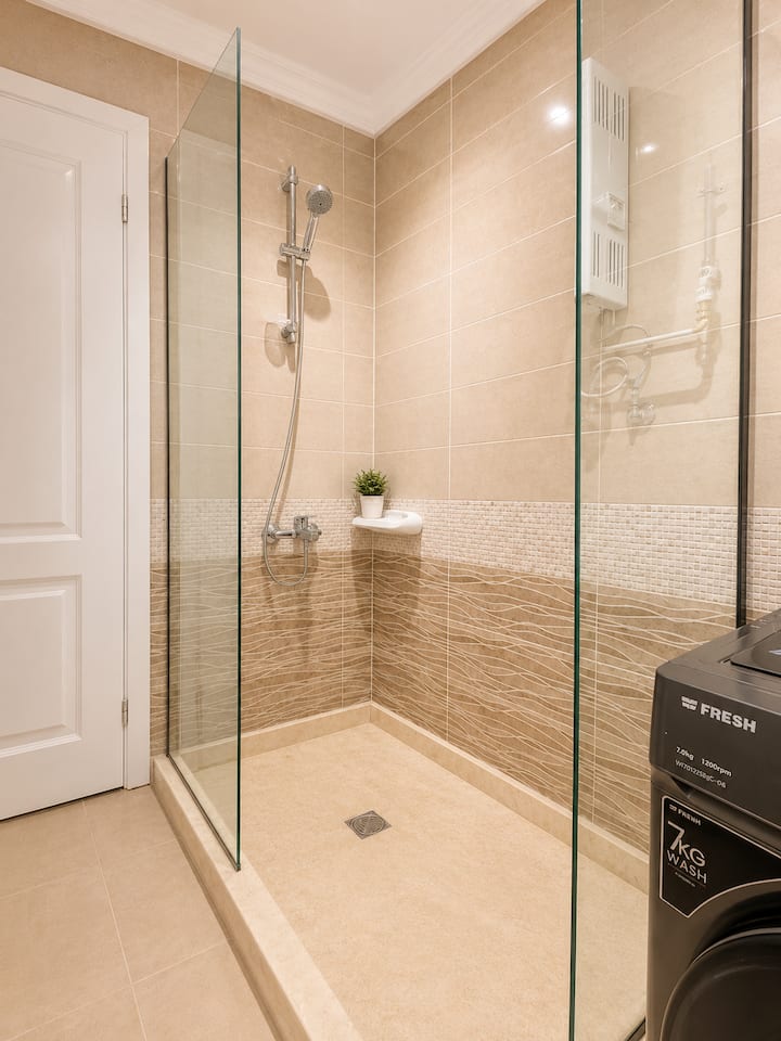 Shiny 3 BDR In Rehab City: Full bathroom 1