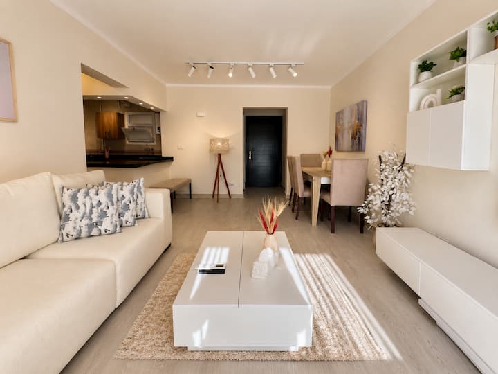 Shiny 3 BDR In Rehab City: Living room
