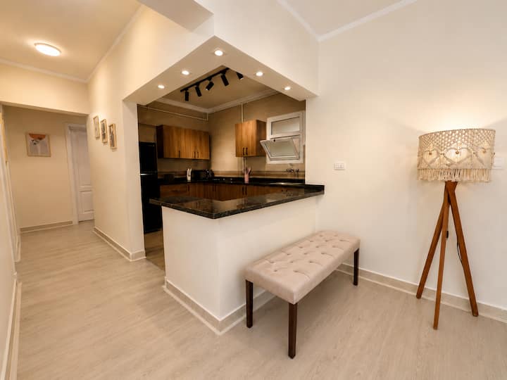 Shiny 3 BDR In Rehab City: Full kitchen
