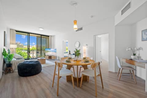 2BR Chippendale | Free Parking, Walk to Central