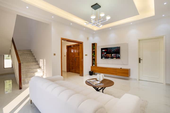 Luxury 5br Villa In Mankhool Bur Dubai | By Dpie - Dubai