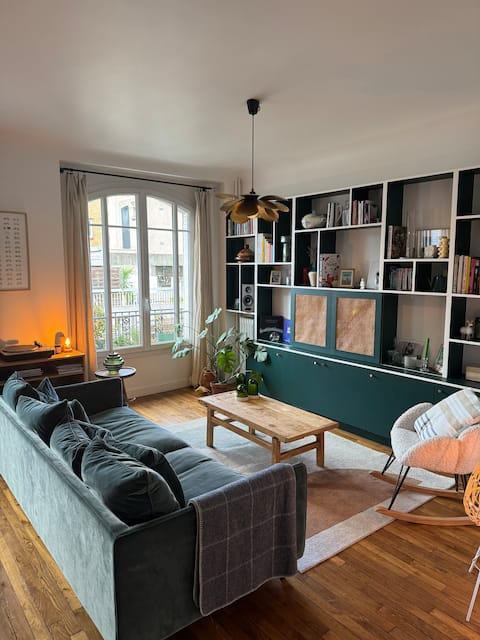 Successful Airbnb property: Beautiful quiet and bright accommodation close to Paris in Clichy