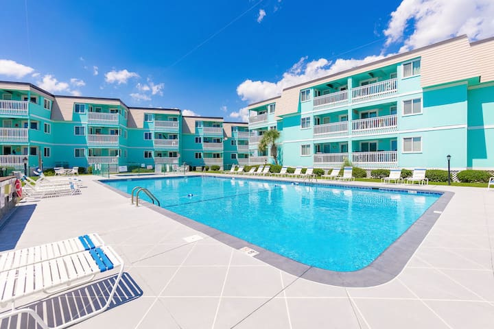 Pelican Row: Beach Vibes + Pool + Linens - Beaufort, NC