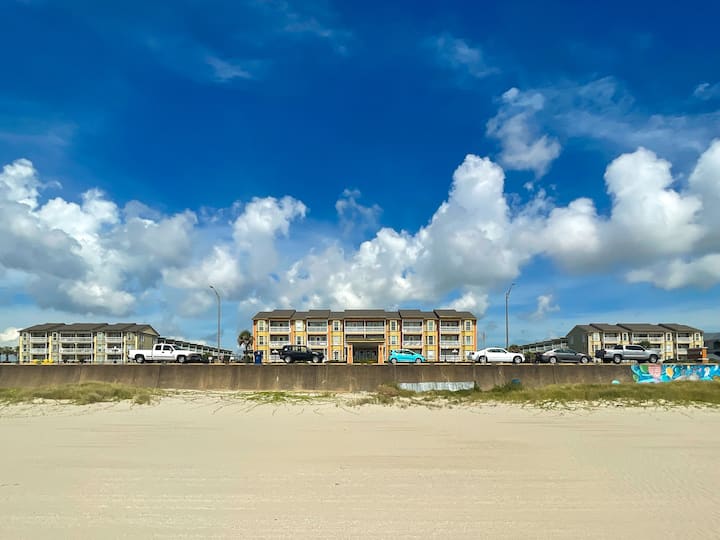 Belinda's Beach Bungalow! Low Price! Sleeps 4! - Galveston, TX