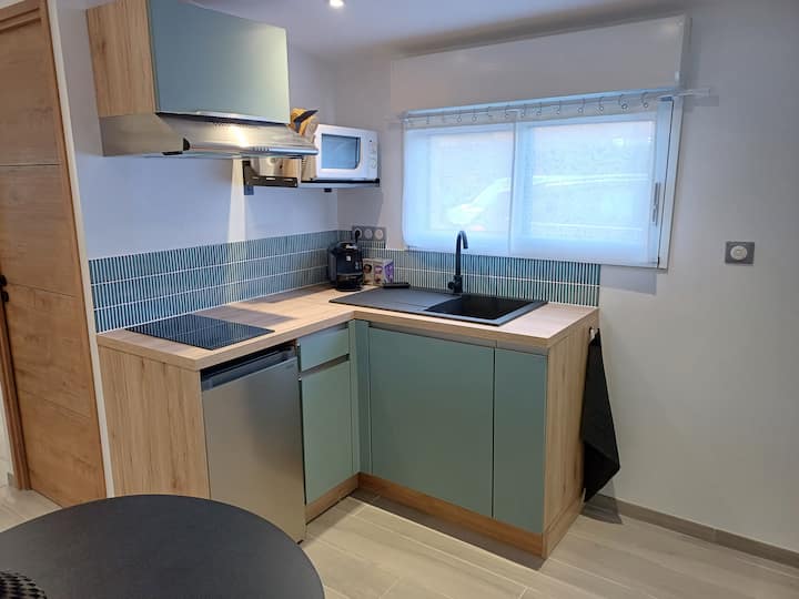 Studio Moderne 20m² / 650m à Pied De L'aéroport. - Beauvais