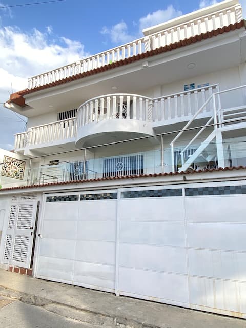 Vacation home in La Guaira with pool and beach