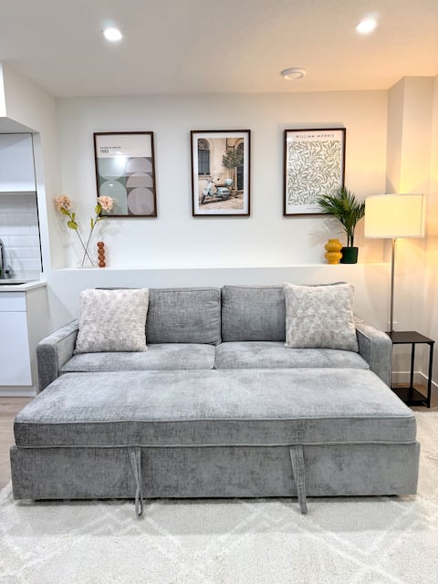Top Airbnb: Haven on Orchards in The Orchards At Ellerslie