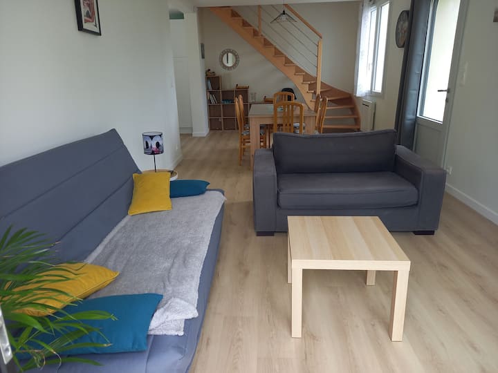 Rdc D'une Maison 
1 Chambre ,1 Canapé Lit ,1 Sdb - Tinténiac