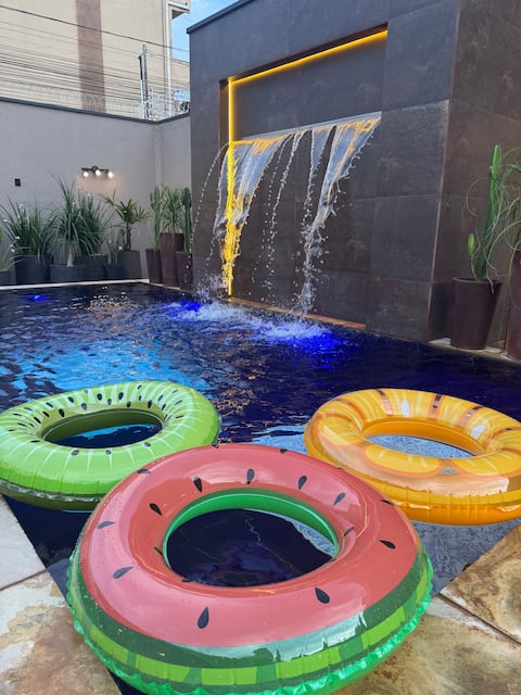 Decorated house, with pool and very quiet!