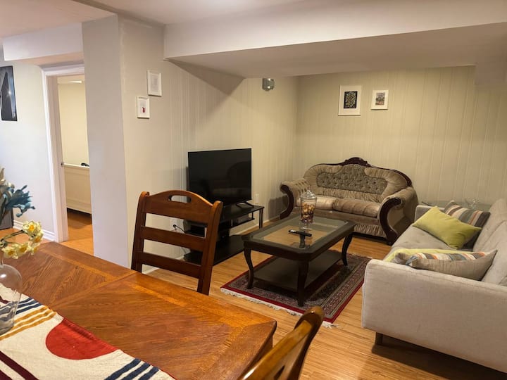Cozy Basement Unit - Richmond Hill