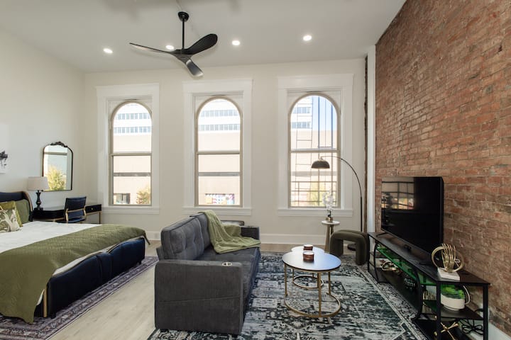 *New* Studio|steps From Dining, Coffee & City Life - Cincinnati, OH