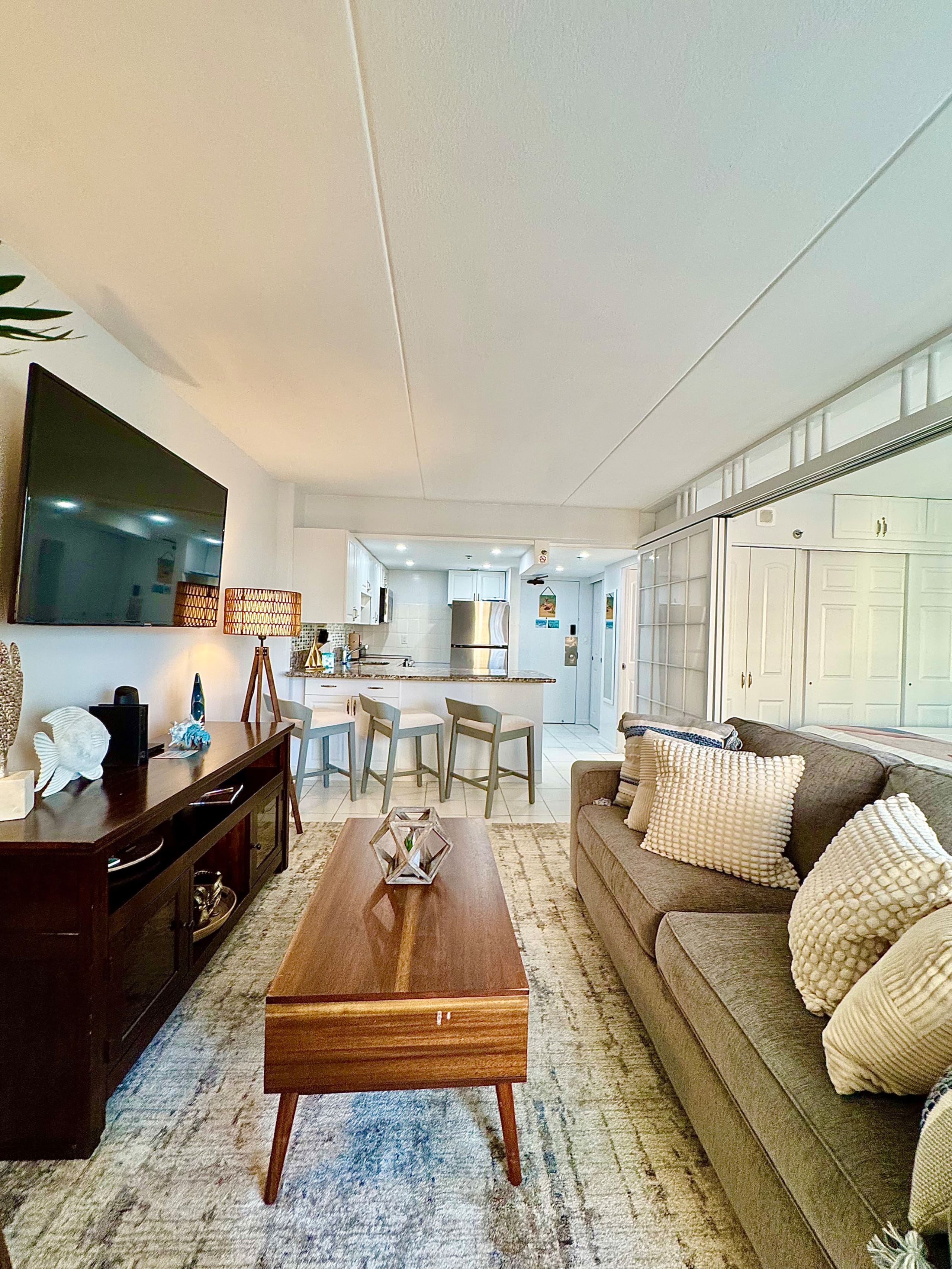 Condo in Honolulu · ★5.0 · 1 bedroom · 3 beds · 1 bath - Image 6