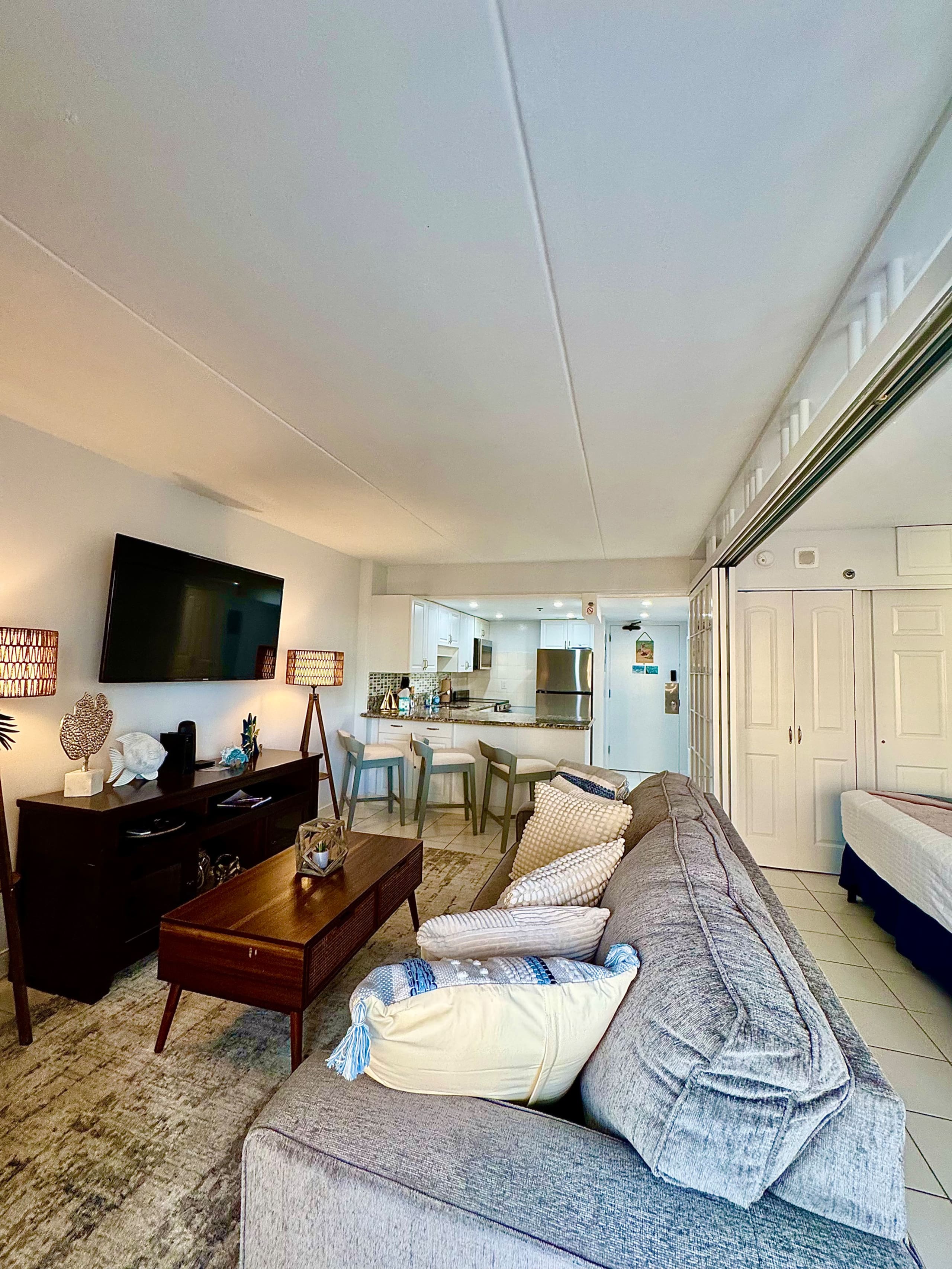 Condo in Honolulu · ★5.0 · 1 bedroom · 3 beds · 1 bath - Image 5
