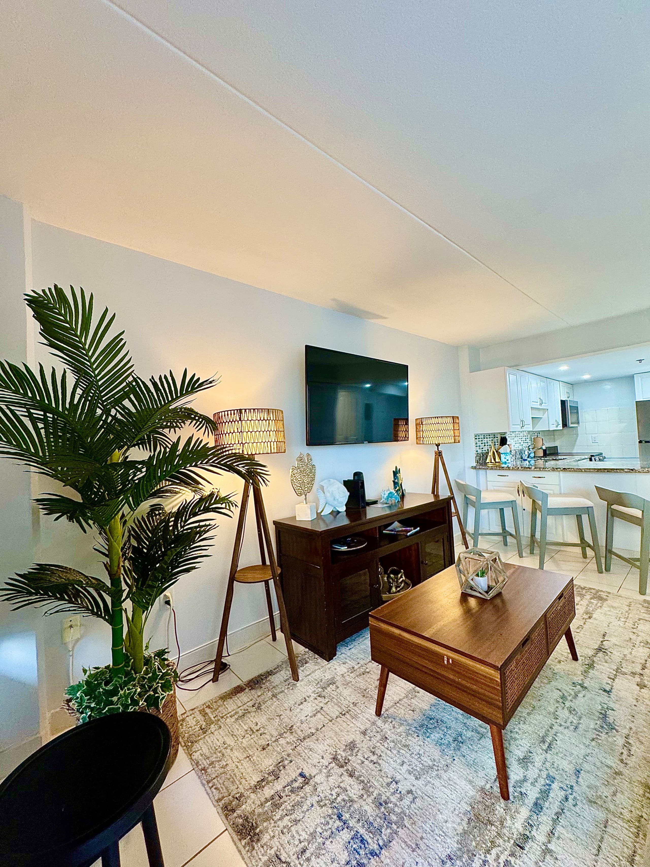 Condo in Honolulu · ★5.0 · 1 bedroom · 3 beds · 1 bath - Image 4
