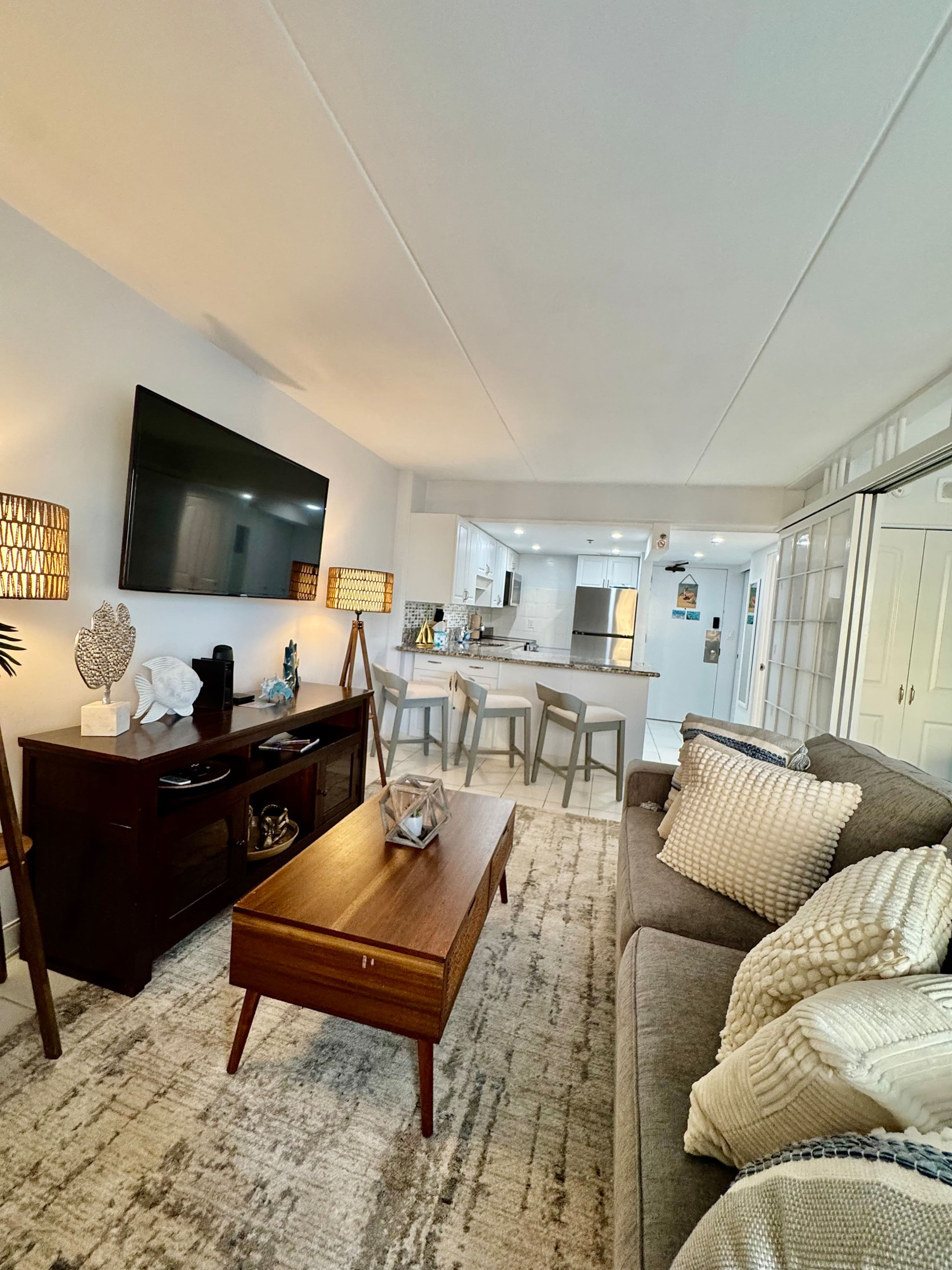 Condo in Honolulu · ★5.0 · 1 bedroom · 3 beds · 1 bath - Image 3