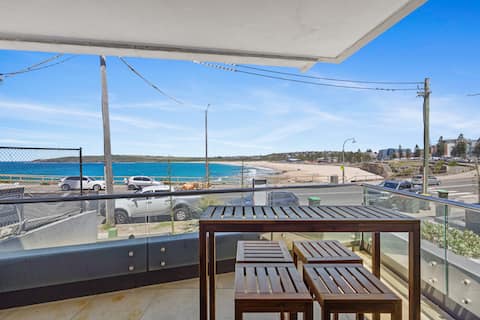 Oceanfront Maroubra 2 Bedroom Apt with Parking
