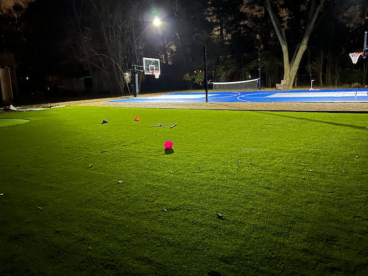 Wcup Home- 1 Acre Sports Court & Putting Green - Mesquite, TX