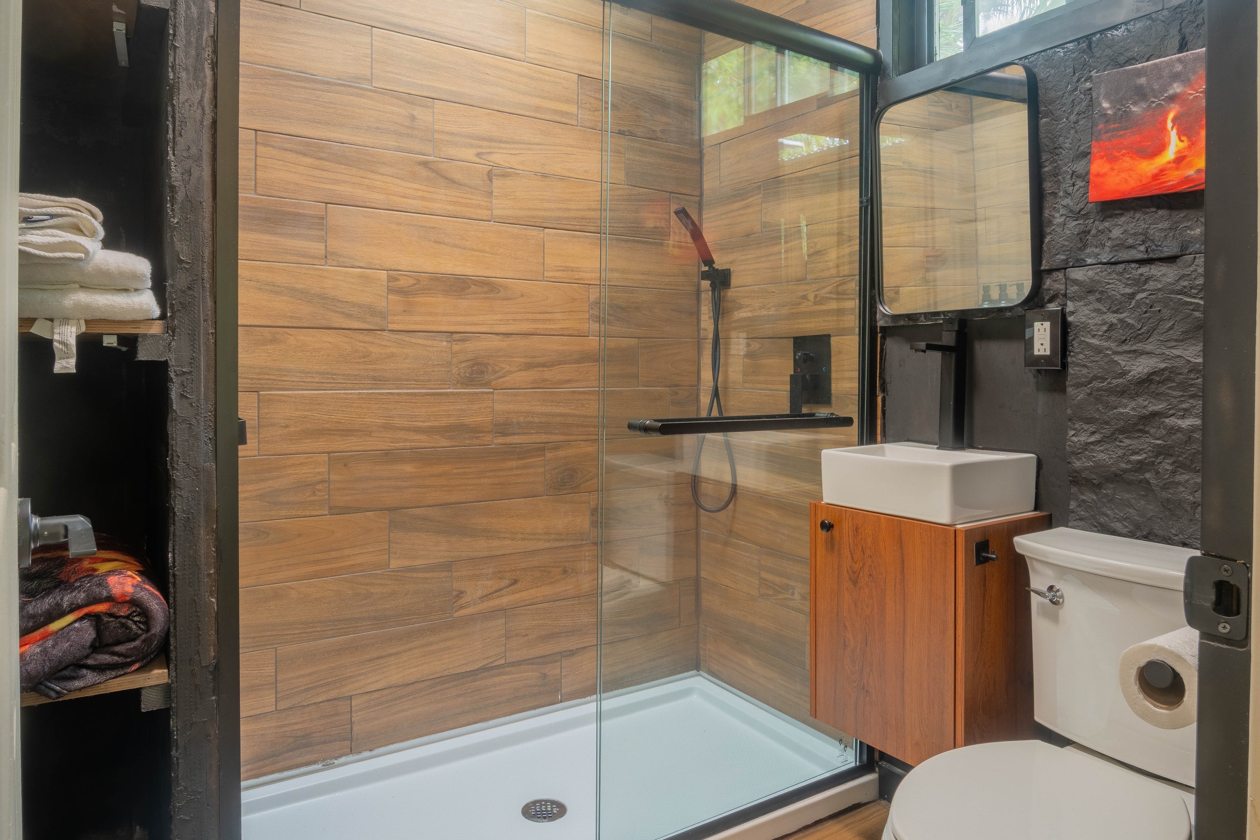 Cabin in Pahoa · ★4.89 · 1 bedroom · 1 bed · 1 private bath - Image 16