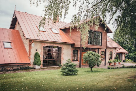 Mountain HOUSE