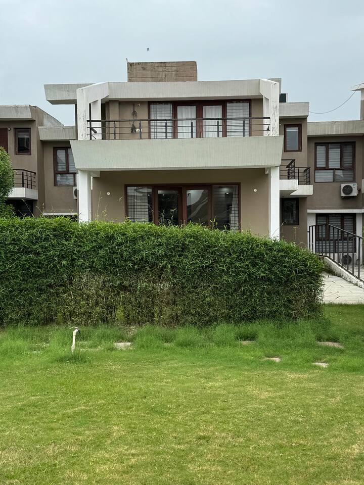 Your Perfect Escape: Serene & Stylish Getaway - Indore