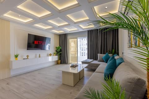 Popular Airbnb listing: Centre-ville Tanger - 2BR, AC, Wi-Fi & parking lot in Souani