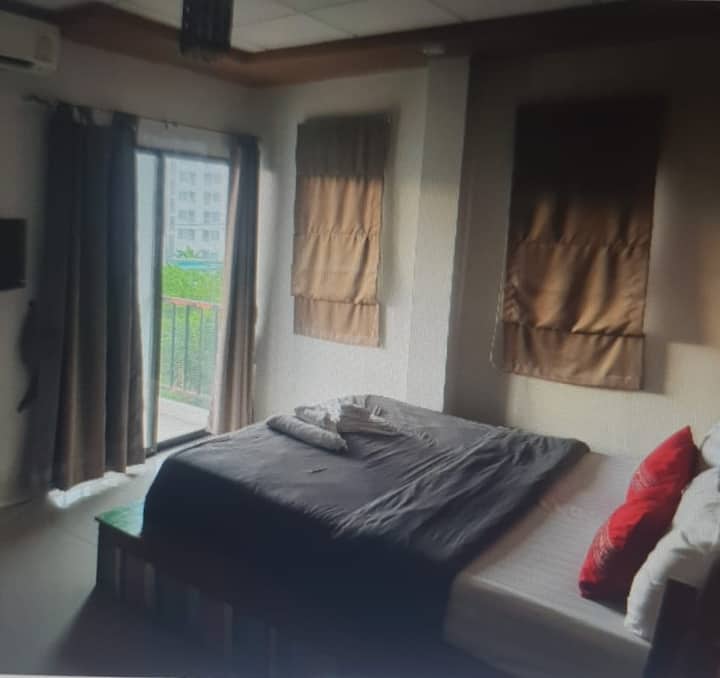 Double Bed Room 8, Free Meals + Motorbike - Chiang Mai