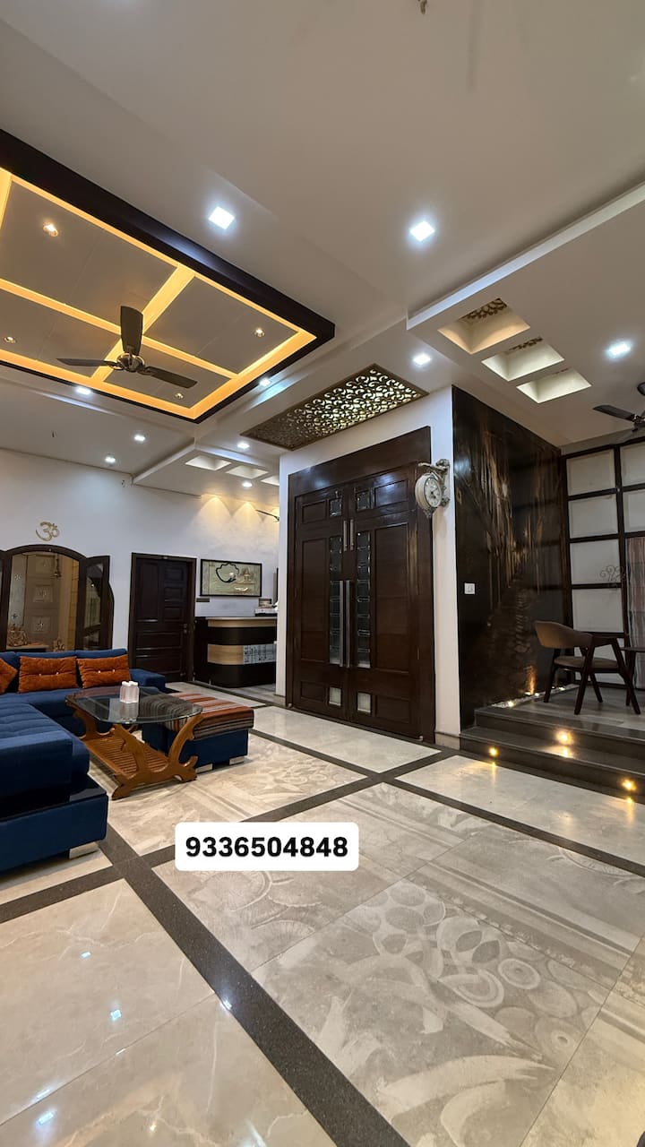 Luxury 4bhk On Ground Floor 10 Mins From Temples - 바라나시