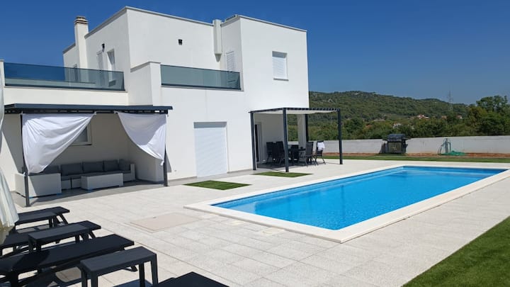 Holiday Home Iva By Villas Guide - Brodarica