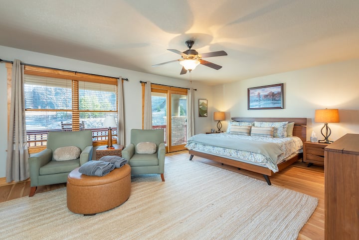 Don't be afraid of sleeping-in in this huge master bedroom!