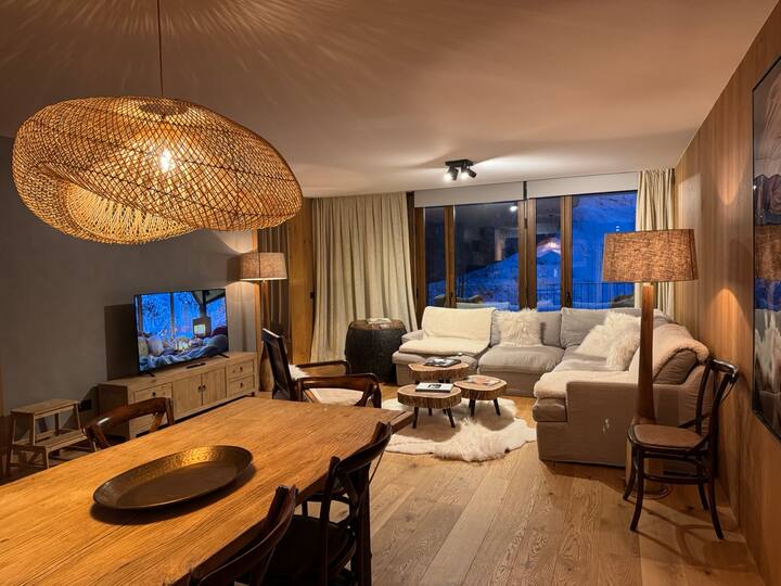 Mountain Facing Luxury 3 Bedroom Apartment - Andorra