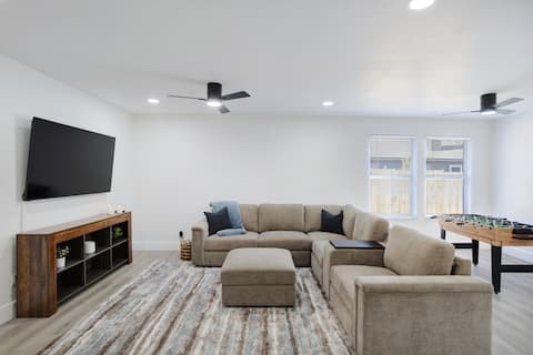 Successful Airbnb property: Texas Family Getaway| Universal Kids | Sleeps 10 in Little Elm