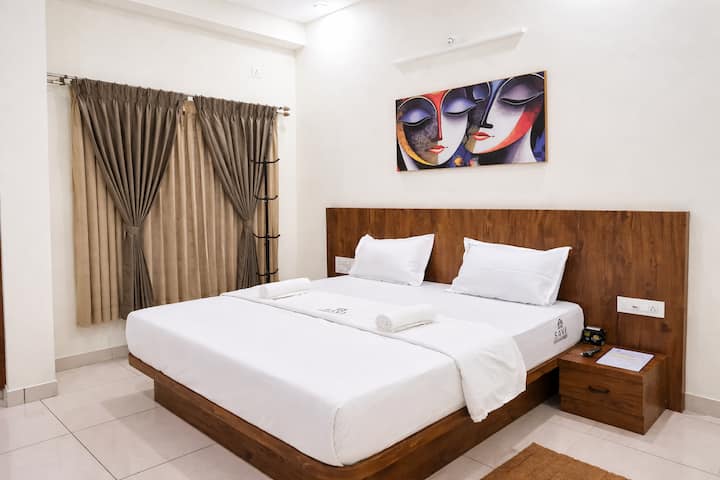 A Deluxe Double Room Savi Apartments Chikmagalur - Chikkamagaluru