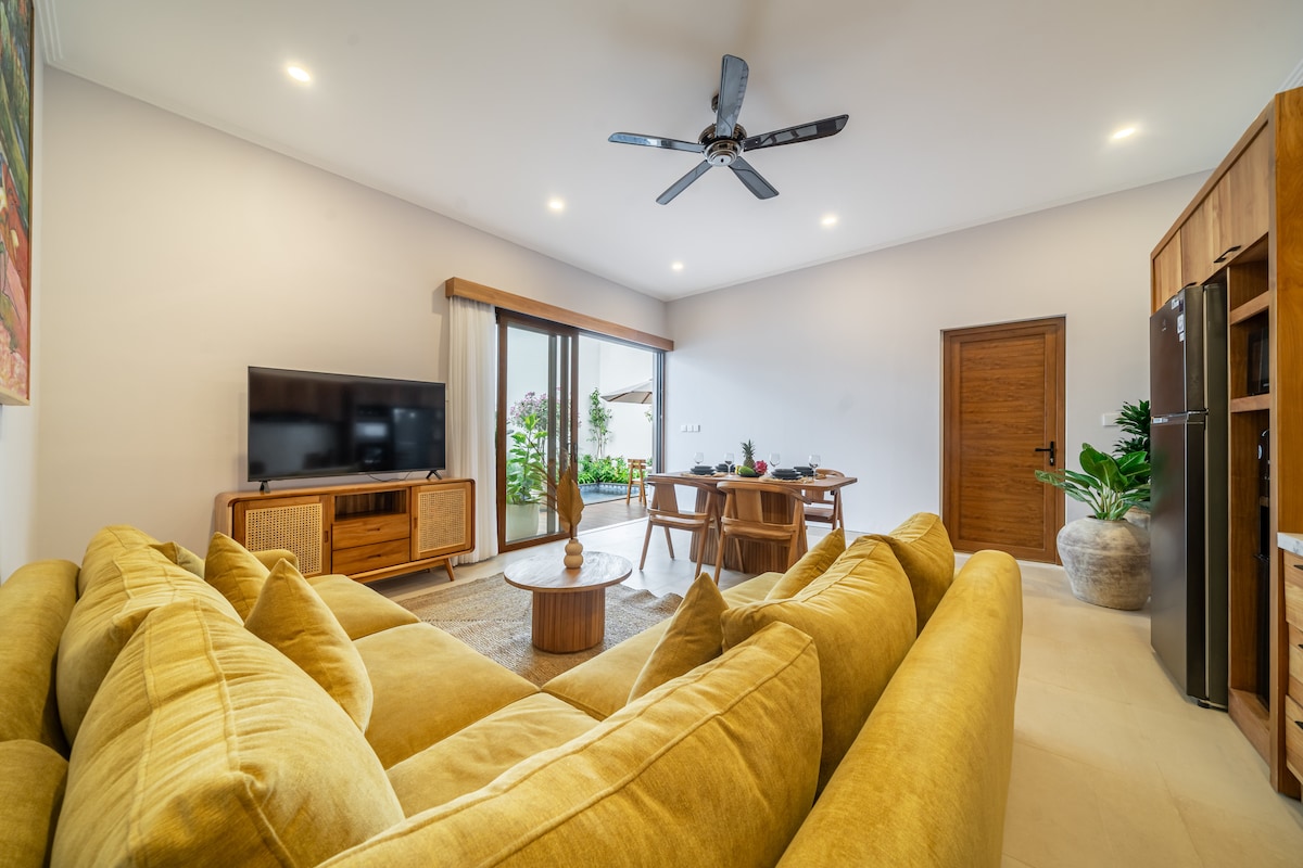 Villa in Denpasar Selatan · ★4.79 · 3 bedrooms · 3 beds · 3.5 private baths, Airbnb karşılaştırması