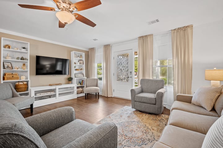 Carolina Cottage - Your Clean & Cozy Stay Awaits! - Port Royal, SC