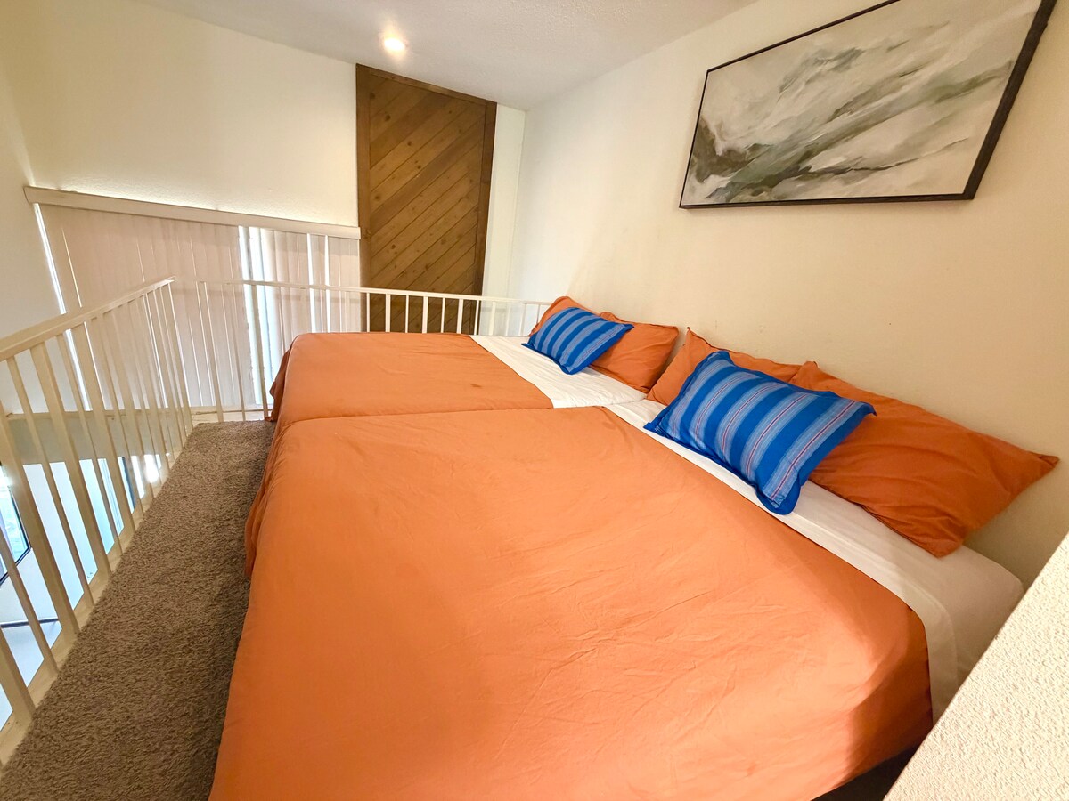 Beautiful apartment, excellent location 2Full beds