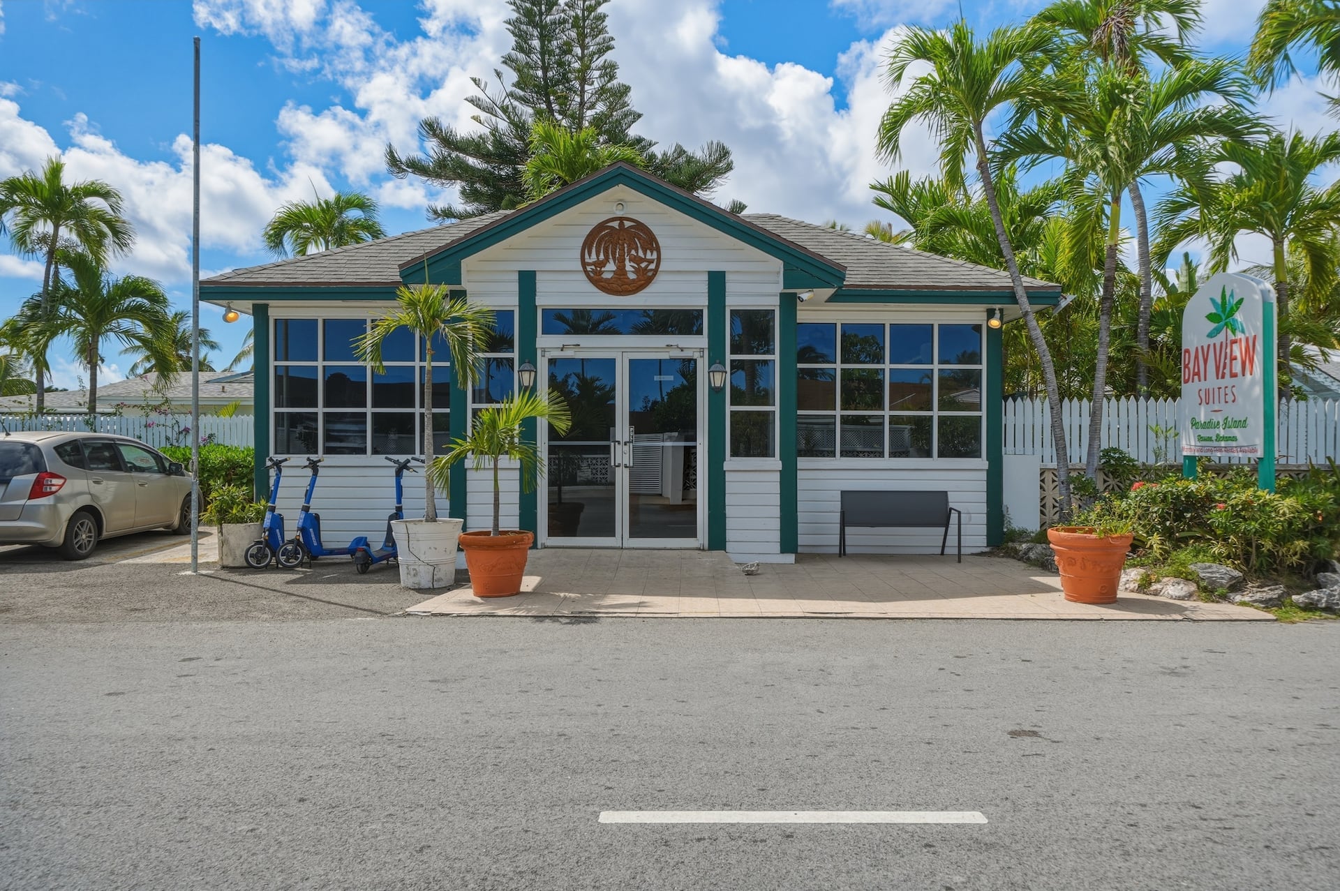 Cozy 2-bedroom bungalow in serene Paradise Island