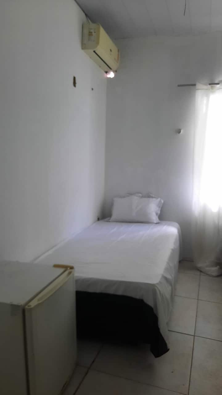 Dhomë me ajër të kondicionuar dhe minibar