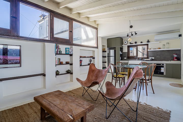 Duplex penthouse with private terrace in Monserrat