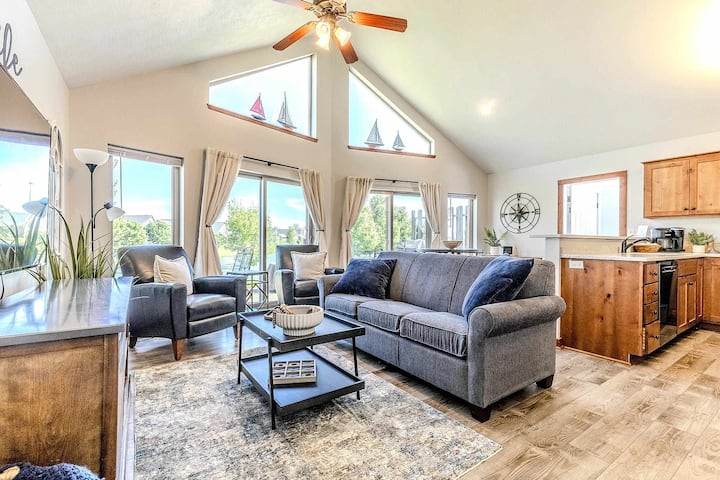Beautiful Boji Cabin #22 - Okoboji, IA