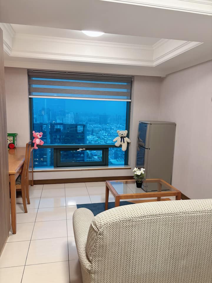 台中市草悟道科博館/金典百貨/逢甲夜市/火車站/一中商圈/美術館 - Taichung