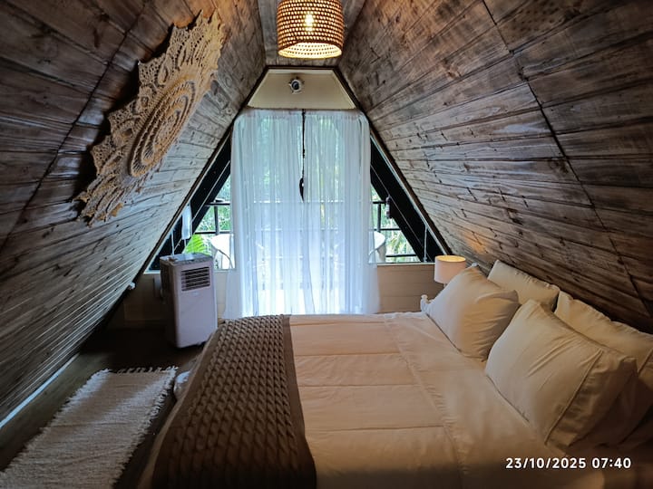 krevet je uvijek namješten kako bismo dočekali goste 
