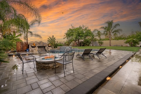 Backyard Paradise – Pool, Firepit & Outdoor Dining