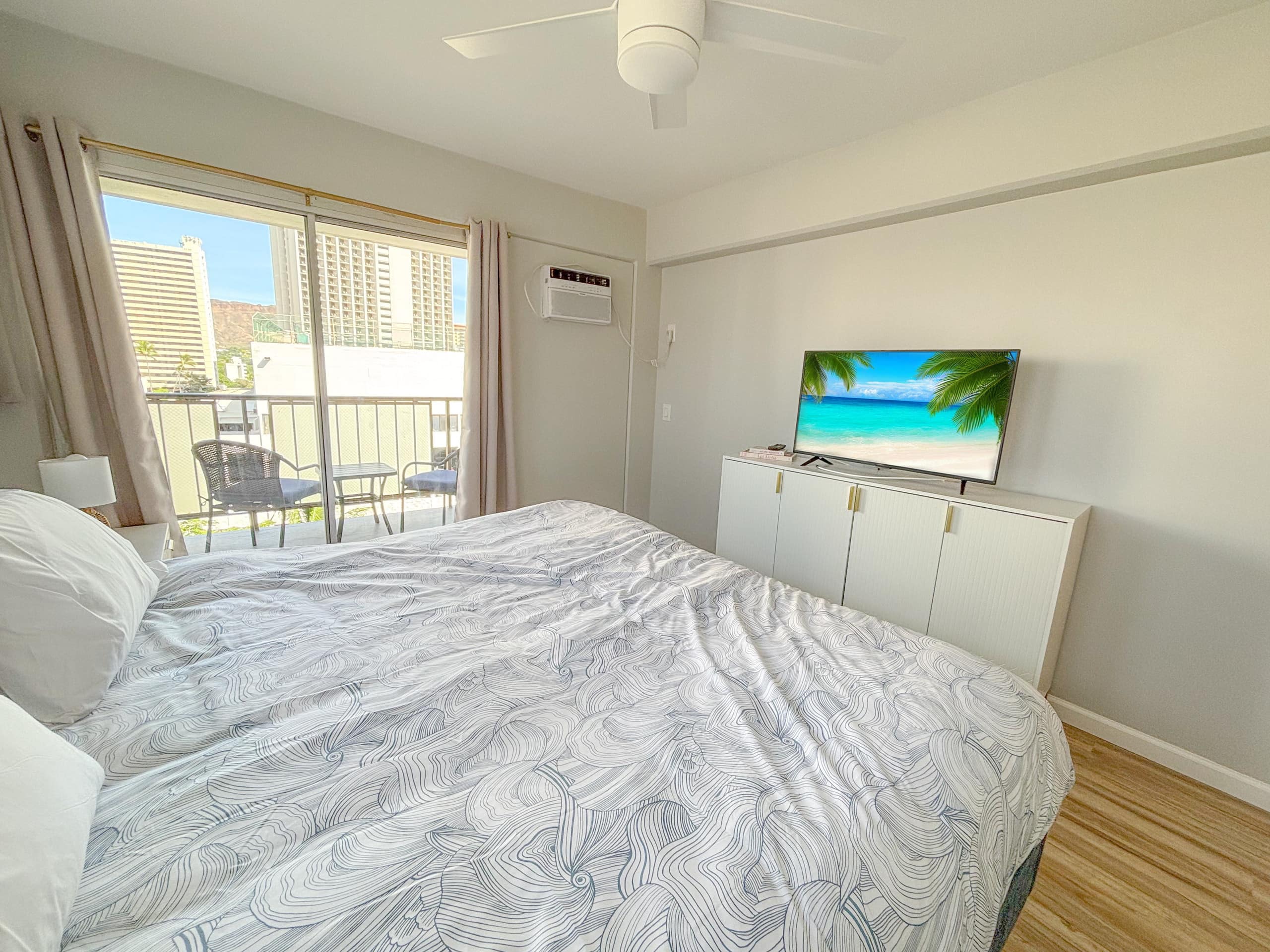 Walk to Beach Kuhio Village w Parking - Image 8