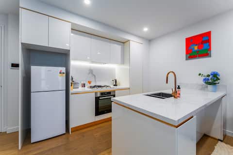Box Hill 2b2b Apt I Guest Favourite | Free Parking